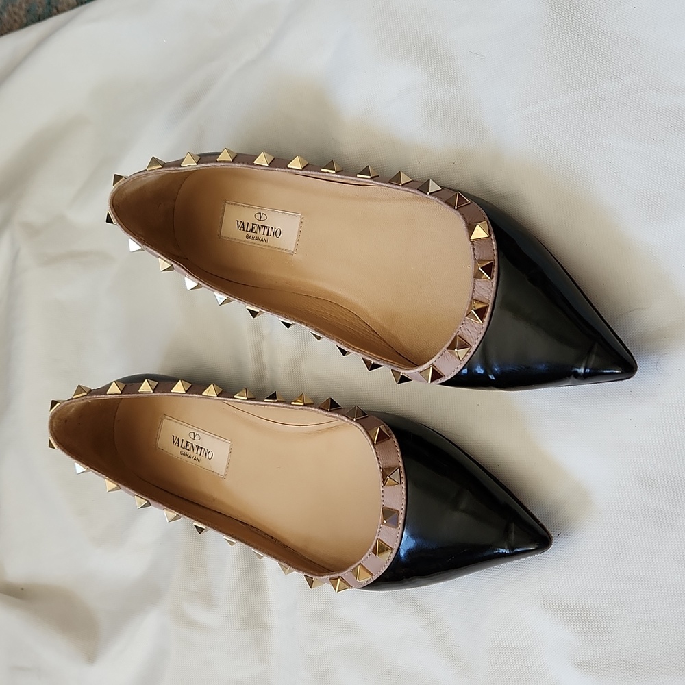 Valentino Garavani Black Patent Rockstud Ballet Flats - Picture 2 of 9